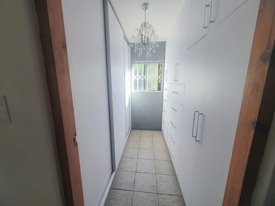 To Let 4 Bedroom Property for Rent in Beacon Bay Eastern Cape